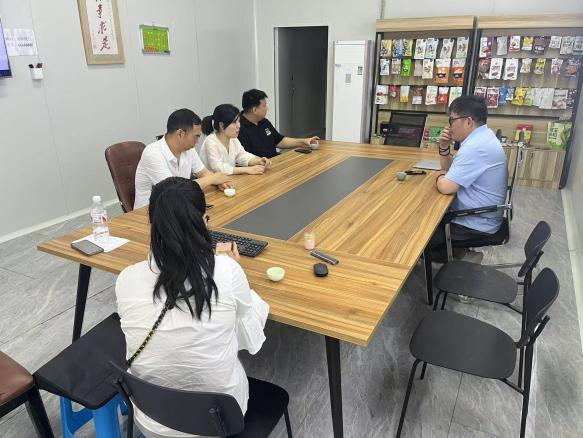 區(qū)農(nóng)業(yè)局范科長帶隊至菲特公司對申報的“農(nóng)業(yè)產(chǎn)業(yè)化市級龍頭企業(yè)”稱號進(jìn)行現(xiàn)場審核