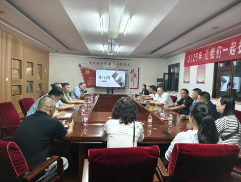 新疆客戶代表團(tuán)一行蒞臨隆鑫天潤公司進(jìn)行考察